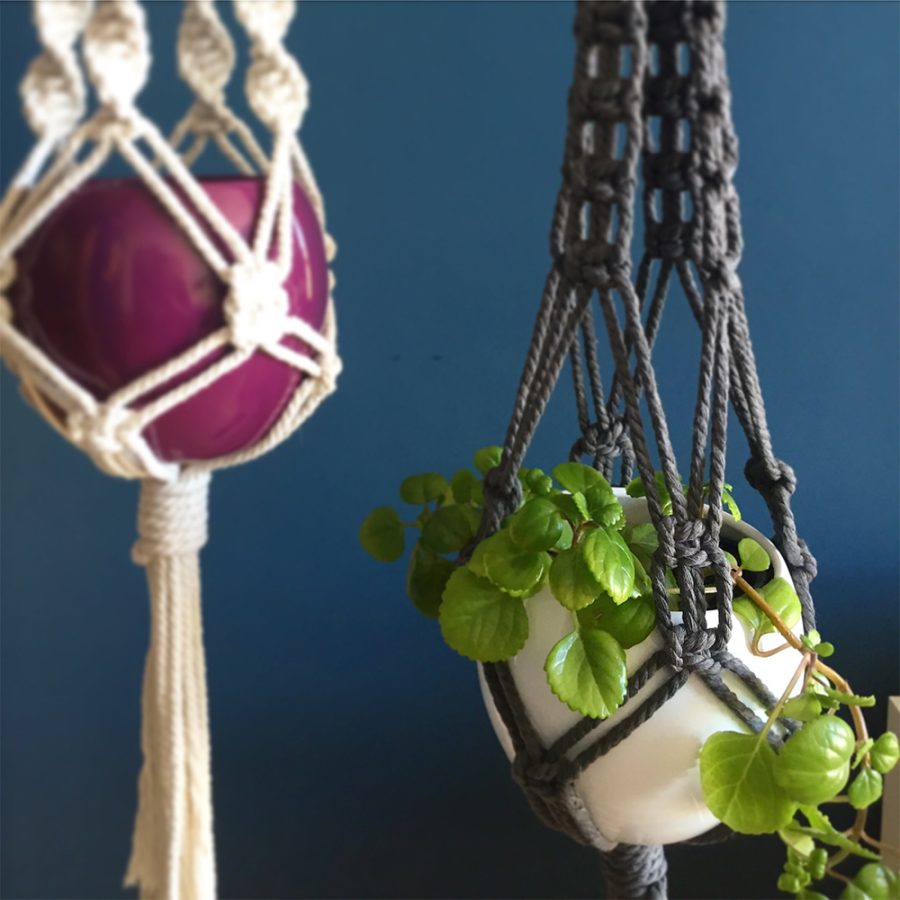 Macetero anilla nudo plano gris