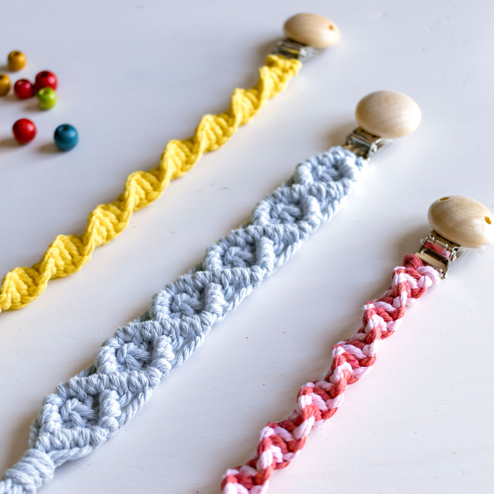 Chupeteros de macramé